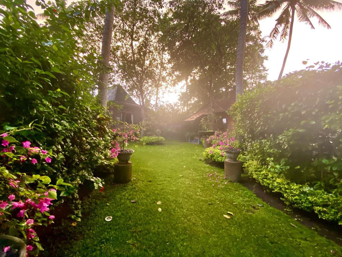 Hidden Heaven Rumah Barong Jasri Екстериор снимка